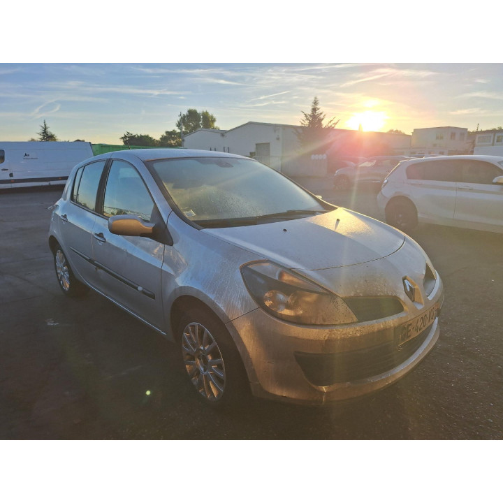 Leve vitre electrique avant gauche RENAULT CLIO 3 Photo n°9