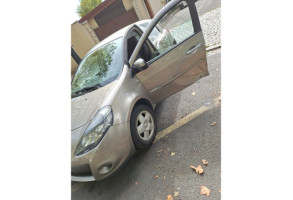 Malle/Hayon arriere RENAULT CLIO 3 Photo n°10