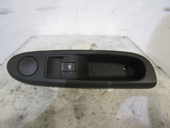 Interrupteur de leve vitre avant gauche RENAULT CLIO 2 CAMPUS