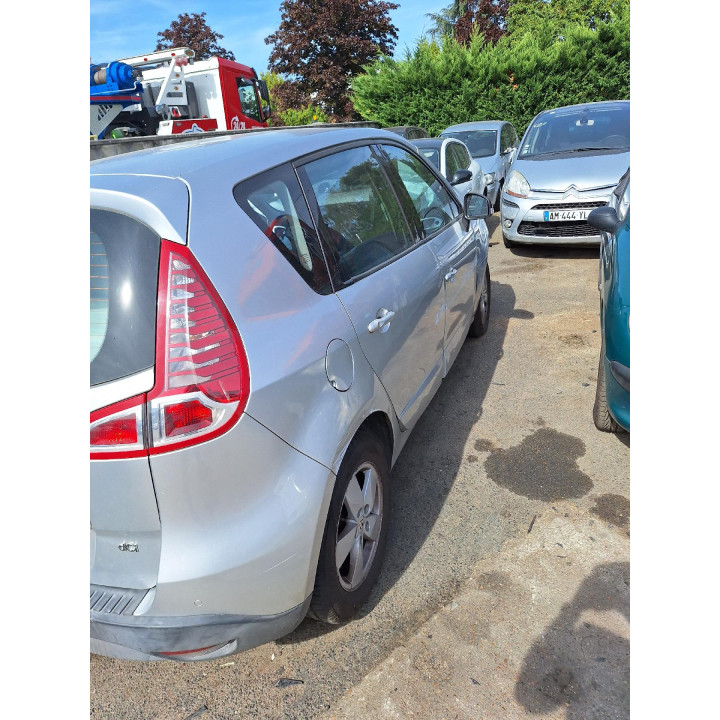Compresseur clim RENAULT SCENIC 3 Photo n°8