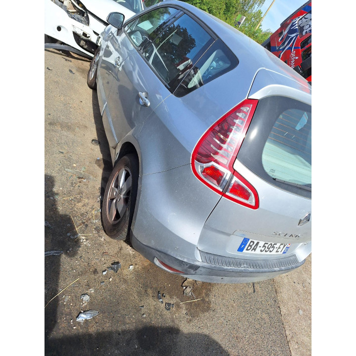 Compresseur clim RENAULT SCENIC 3 Photo n°10