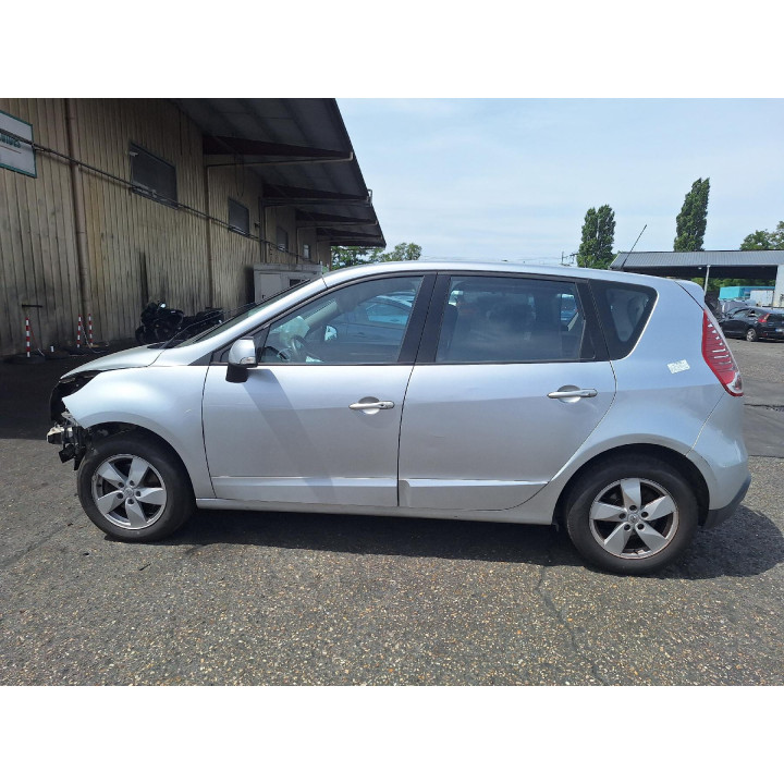 Compresseur clim RENAULT SCENIC 3 Photo n°13