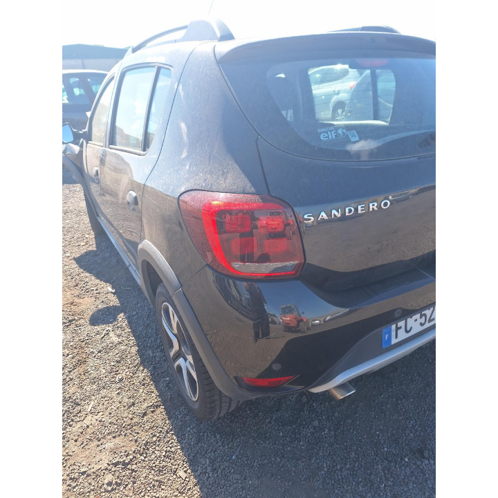 Feu de pare choc arriere gauche DACIA SANDERO 2 Photo n°7