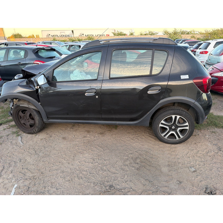 Feu de pare choc arriere gauche DACIA SANDERO 2 Photo n°15