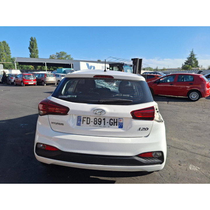 Feu de pare choc avant gauche HYUNDAI I 20 2 Photo n°11