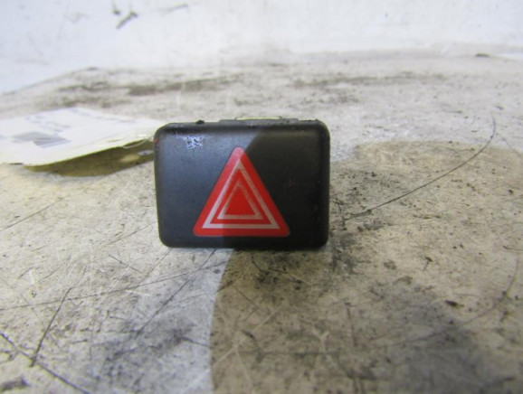 Bouton de warning AUDI A4 2 Photo n°1