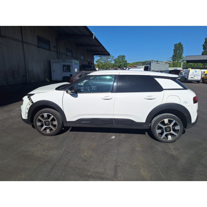 Attache ceinture arriere droit CITROEN C4 CACTUS Photo n°14