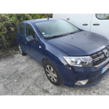 Feu de pare choc arriere gauche DACIA SANDERO 2 Photo n°8