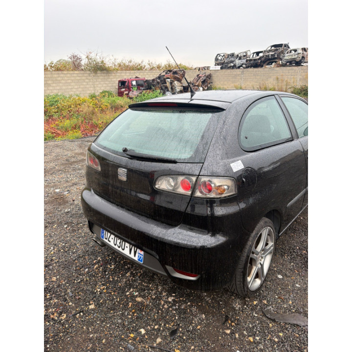 Pare boue avant gauche SEAT IBIZA 3 Photo n°7