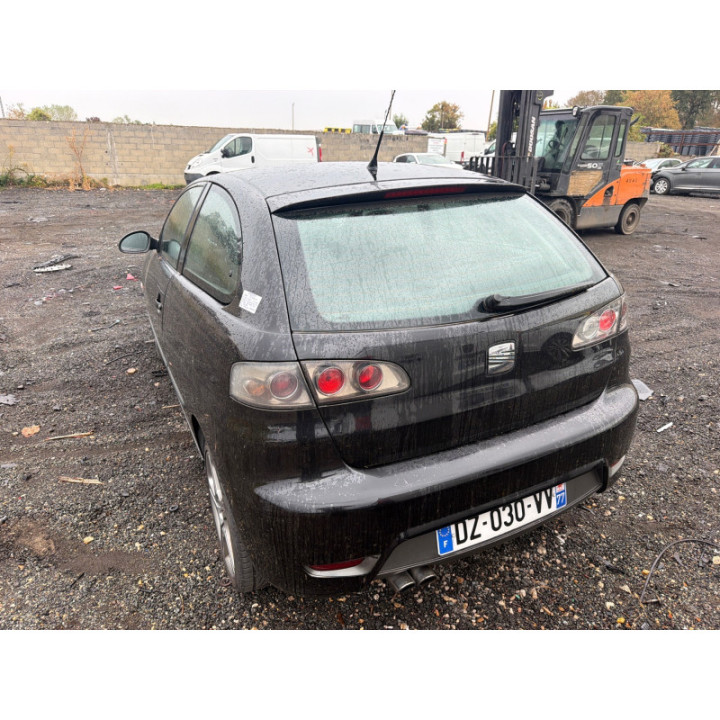 Pare boue avant gauche SEAT IBIZA 3 Photo n°12