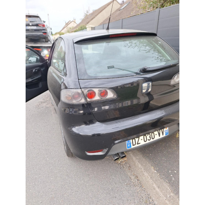 Pare boue avant gauche SEAT IBIZA 3 Photo n°16