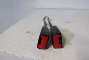 Attache ceinture arriere gauche SEAT TOLEDO 2