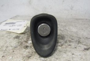 Bouton de coffre TOYOTA YARIS 2