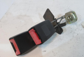 Attache ceinture arriere gauche VOLKSWAGEN PASSAT 4