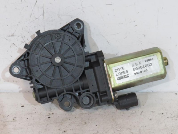 Moteur essuie glace avant droit FIAT STILO Photo n°1 Moteur essuie glace avant droit FIAT STILO Photo n°1