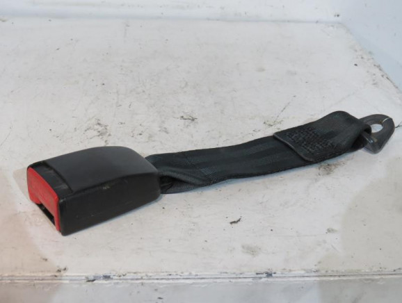 Attache ceinture arriere gauche PEUGEOT 406 Photo n°1