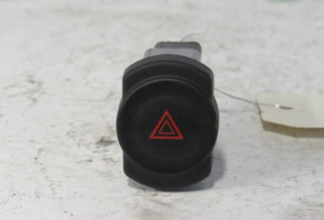 Bouton de warning DACIA SANDERO 1