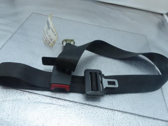 Attache ceinture arriere droit AUDI A4 2 Photo n°1