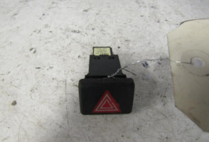 Bouton de warning AUDI A4 2