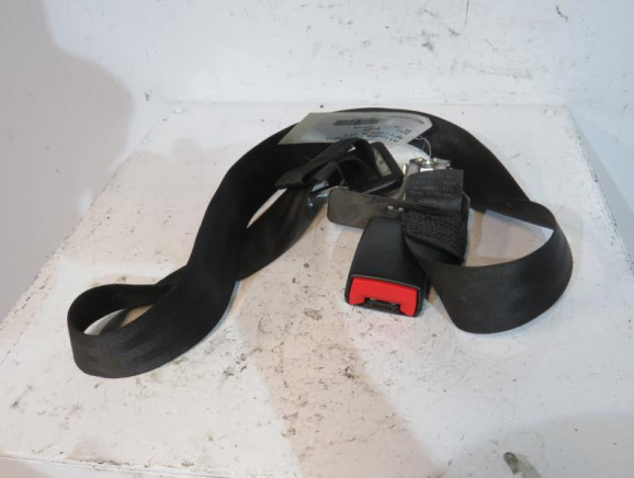 Attache ceinture arriere droit AUDI A4 2 Photo n°1