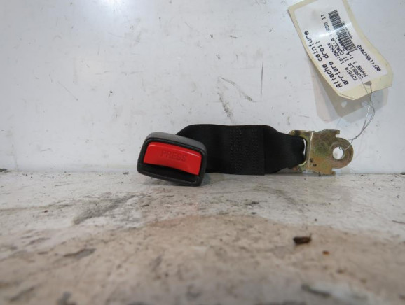 Attache ceinture arriere droit TOYOTA COROLLA 10 Photo n°1