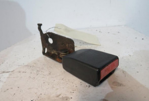 Attache ceinture arriere droit RENAULT MEGANE 2