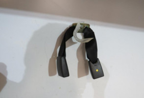 Attache ceinture arriere gauche TOYOTA COROLLA 10