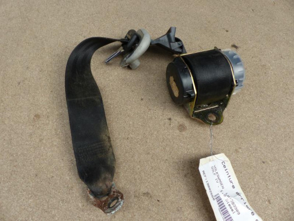Ceinture arriere droit VOLKSWAGEN GOLF 4 Photo n°1