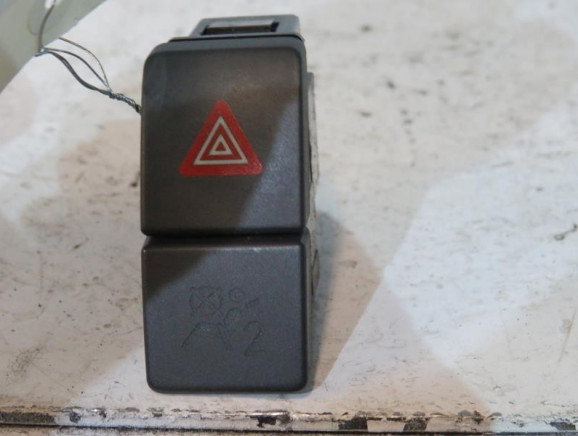 Bouton de warning OPEL AGILA B Photo n°1