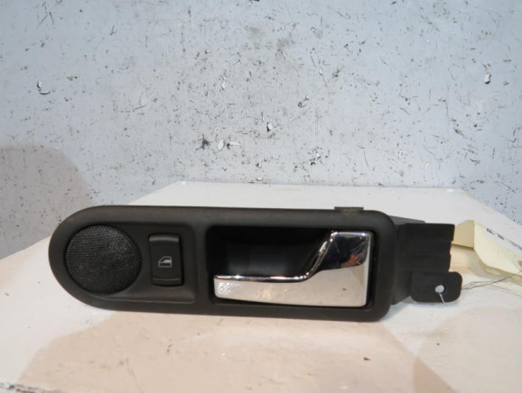 Poignee interieur arriere droit VOLKSWAGEN BORA Photo n°1