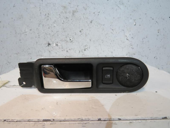 Poignee interieur arriere gauche VOLKSWAGEN BORA Photo n°1