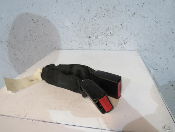Attache ceinture arriere droit PEUGEOT 206+ Photo n°1