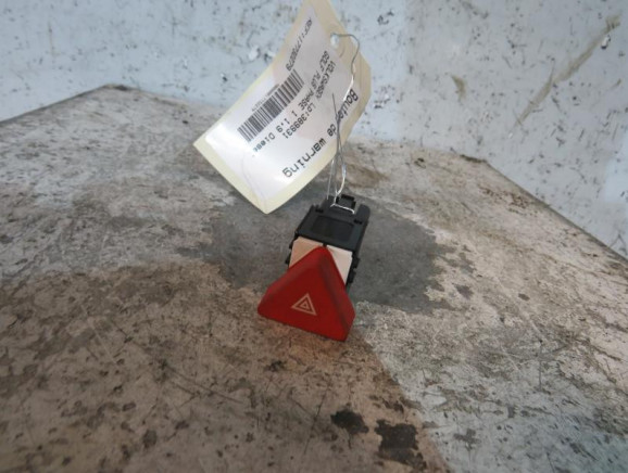 Bouton de warning VOLKSWAGEN GOLF PLUS Photo n°1