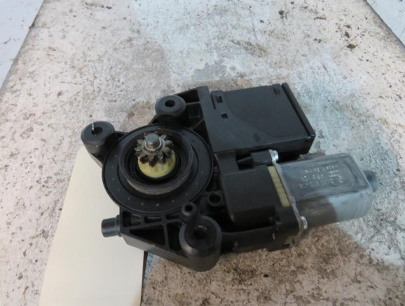 Leve vitre electrique avant droit RENAULT MEGANE 3 Photo n°1