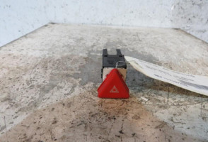 Bouton de warning VOLKSWAGEN GOLF 5