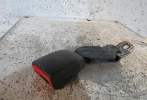 Attache ceinture arriere gauche SUZUKI SWIFT 3