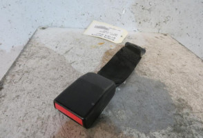 Attache ceinture arriere droit PEUGEOT 206+