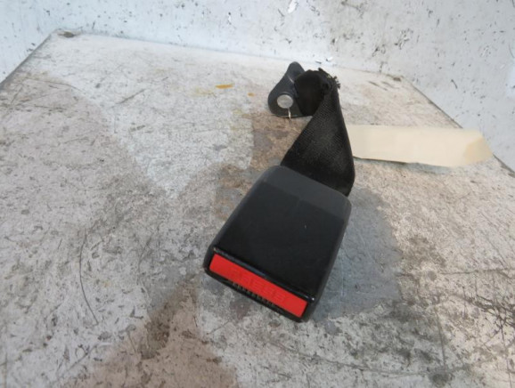 Attache ceinture arriere gauche PEUGEOT 206+ Photo n°1