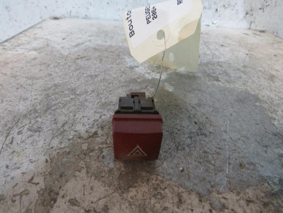 Bouton de warning PEUGEOT 206+ Photo n°1