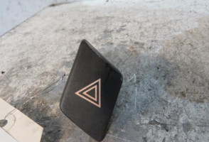 Bouton de warning TOYOTA YARIS 2
