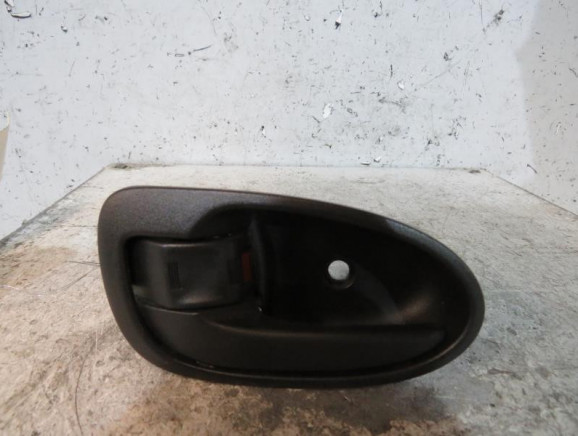 Poignee interieur arriere gauche TOYOTA YARIS 2 Photo n°1