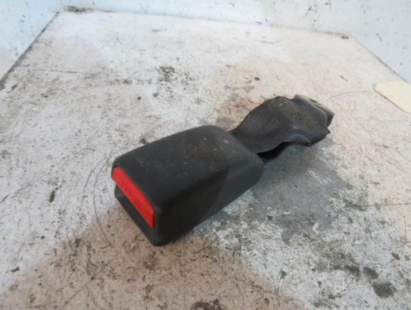 Attache ceinture arriere gauche TOYOTA COROLLA 10 Photo n°1