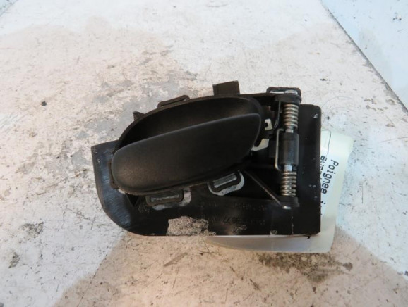 Poignee interieur avant droit PEUGEOT 206+ Photo n°1