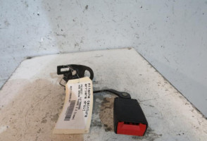 Attache ceinture arriere droit PEUGEOT 406