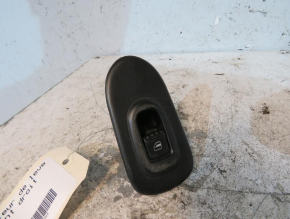 Interrupteur de leve vitre avant droit SEAT LEON 1 Photo n°1