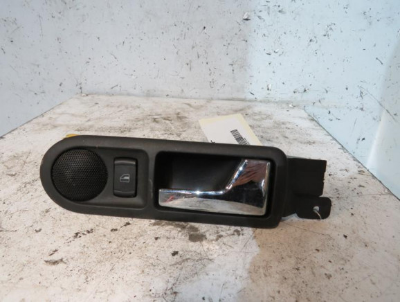 Poignee interieur arriere droit VOLKSWAGEN GOLF 4 Photo n°1
