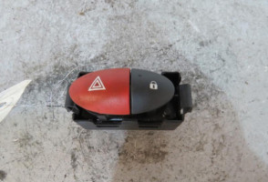 Bouton de warning RENAULT TWINGO 2