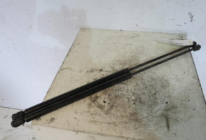 Verin de coffre PEUGEOT 106
