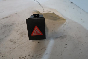 Bouton de warning VOLKSWAGEN POLO 4