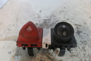Bouton de warning RENAULT MEGANE 2